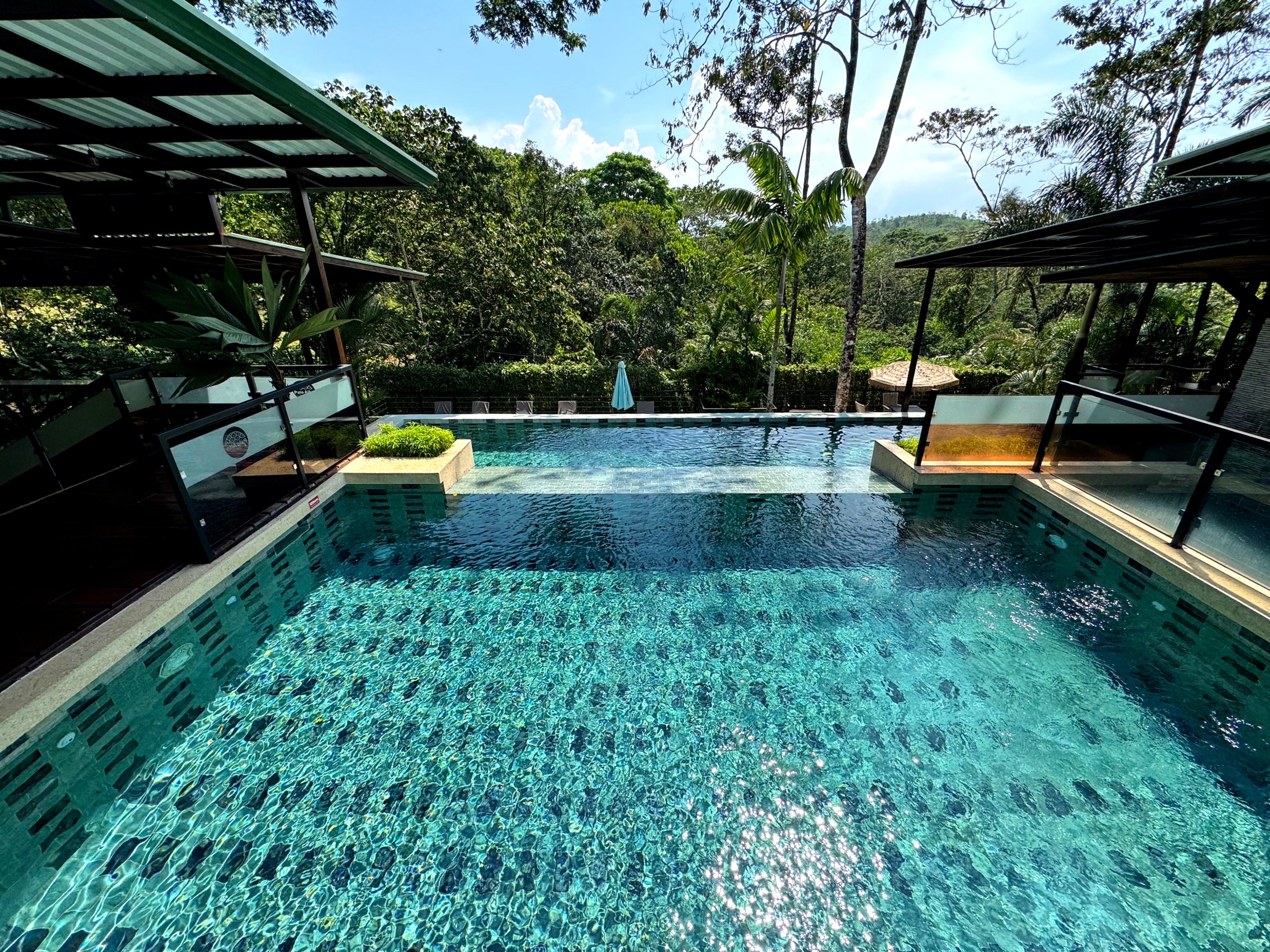 Infinity pool overlooking the Costa Rican rainforest.